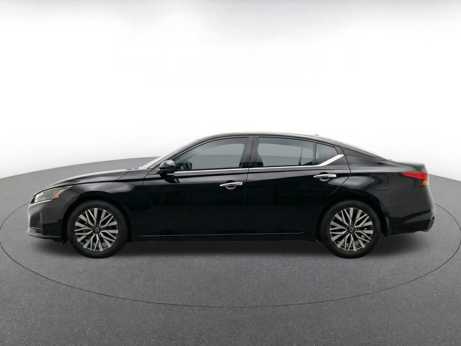 Thumbnail: 2025 Nissan Altima - 4