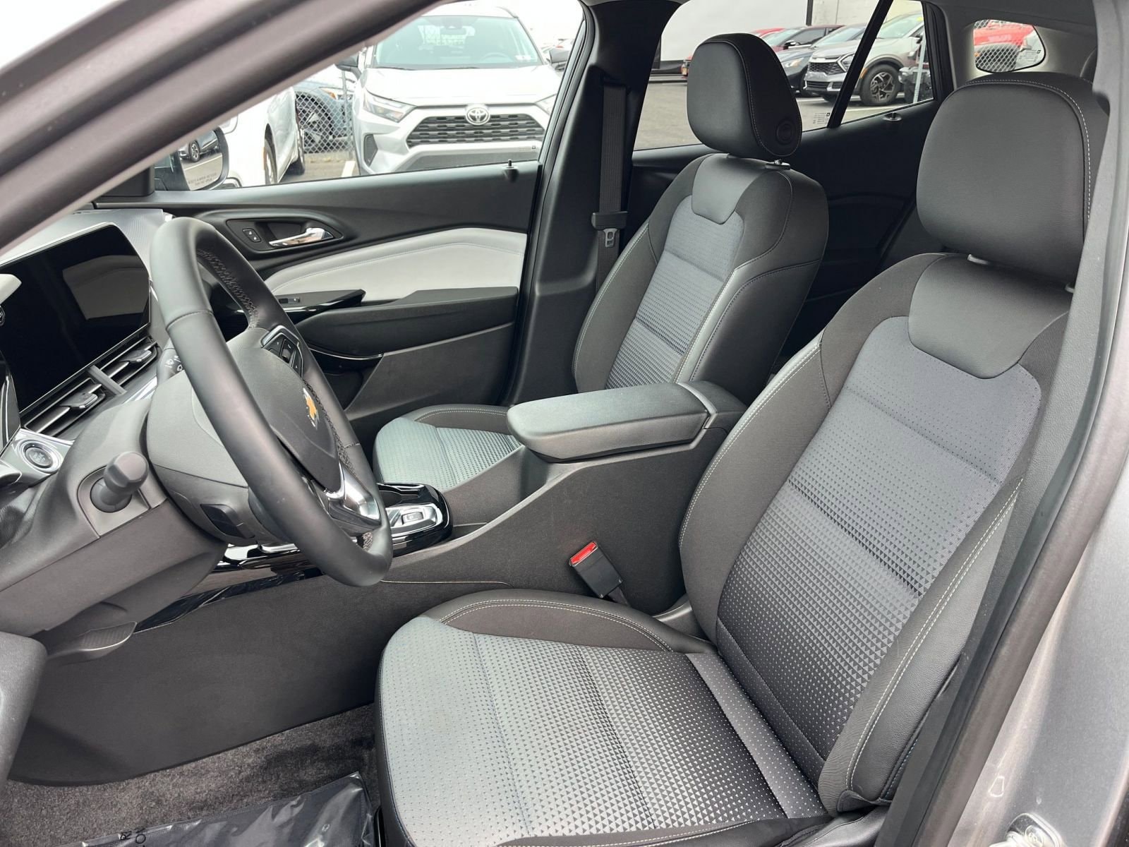 Thumbnail: 2025 Chevrolet Trax - 35