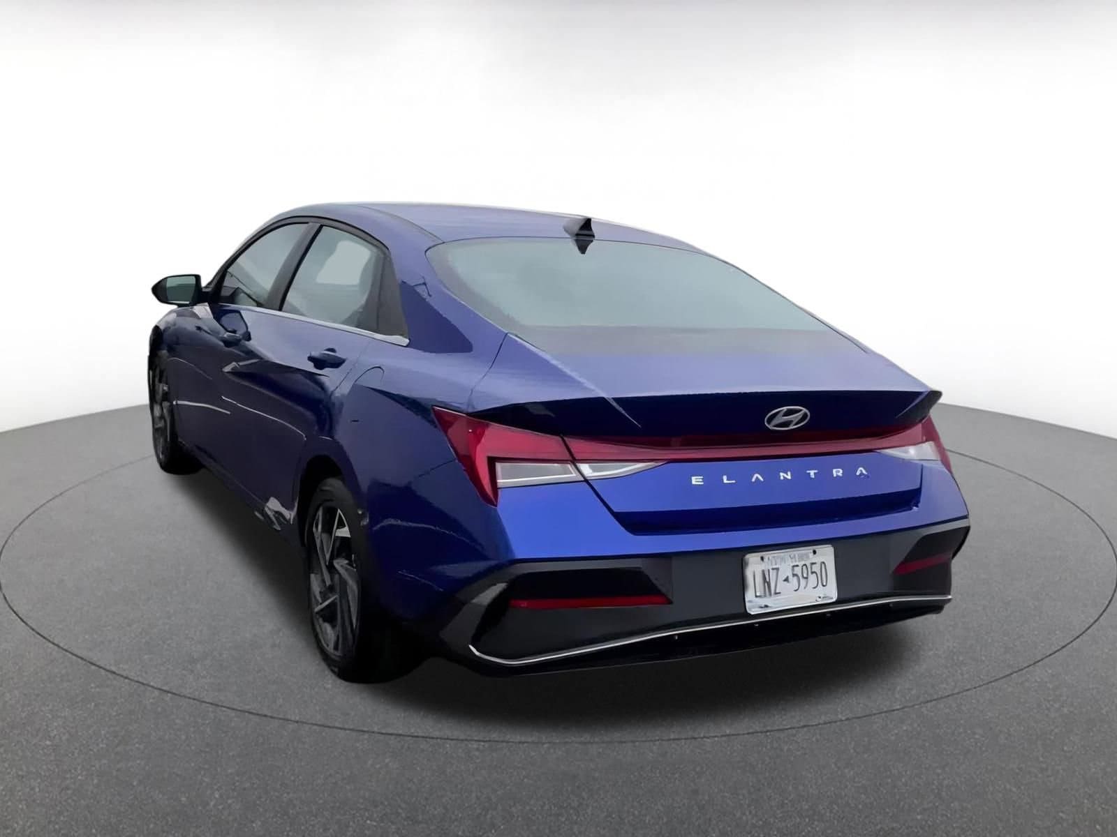 Thumbnail: 2025 Hyundai Elantra - 11