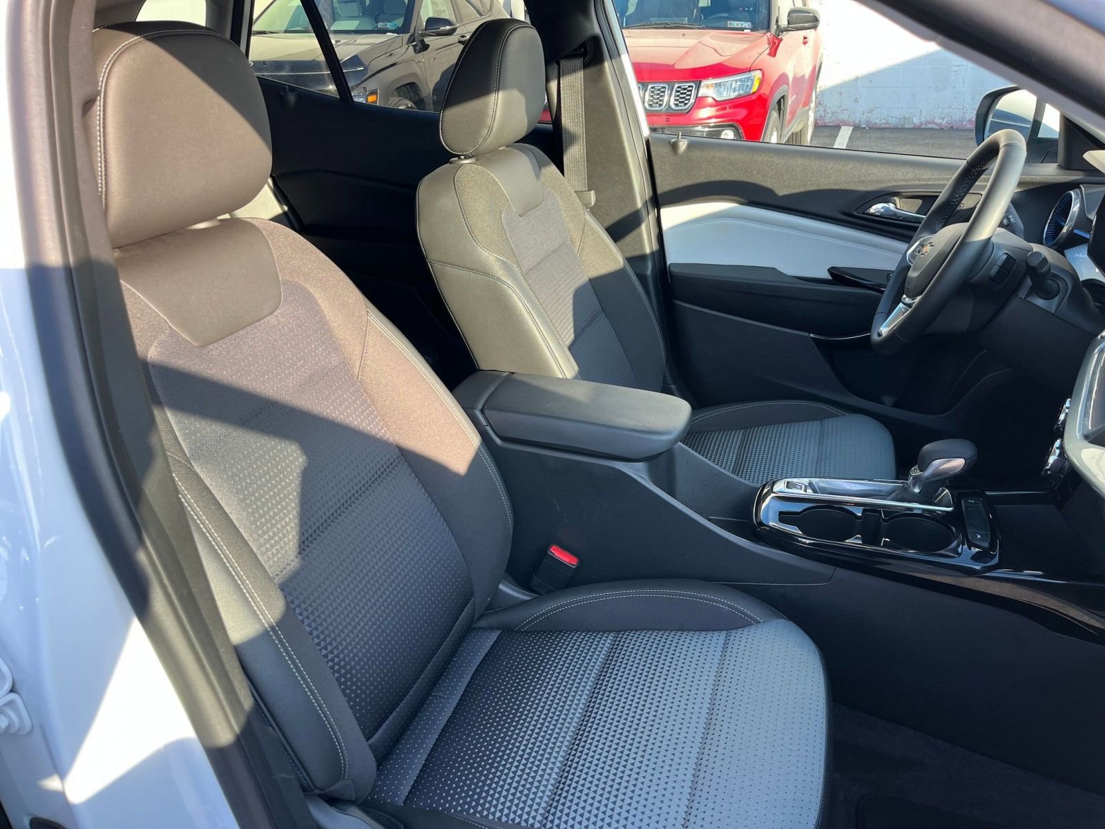 Thumbnail: 2025 Chevrolet Trax - 35