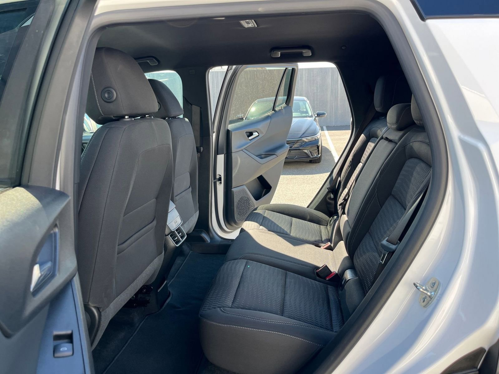 Thumbnail: 2025 Chevrolet Equinox - 25