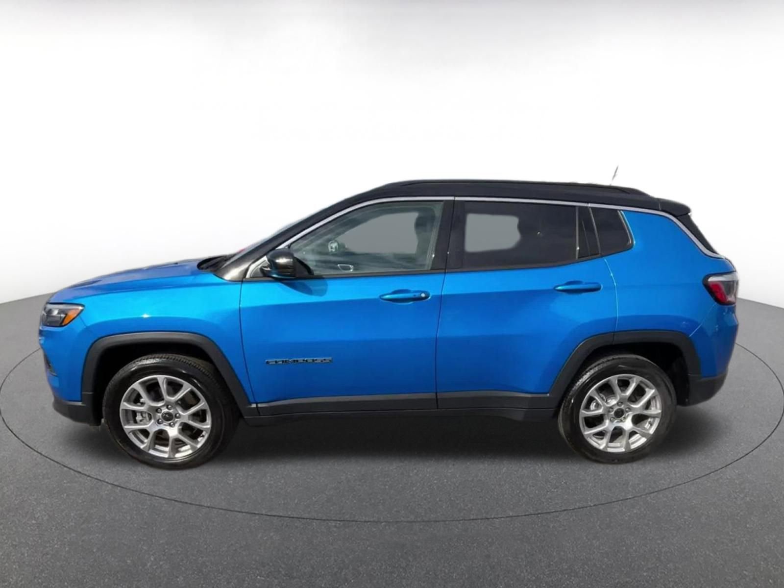 Thumbnail: 2025 Jeep Compass - 9