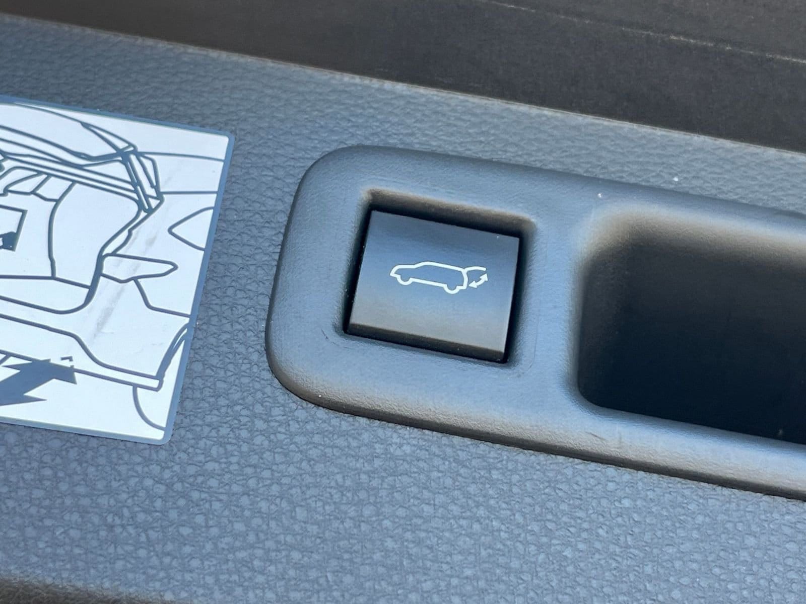 Thumbnail: 2024 Toyota Highlander - 23