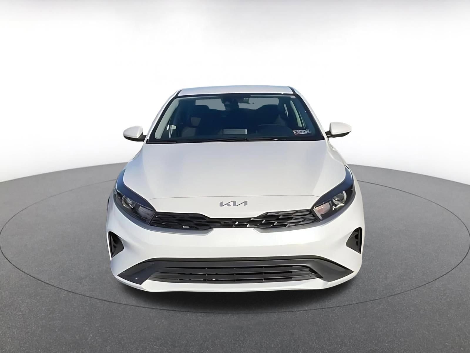 Thumbnail: 2024 Kia Forte - 4