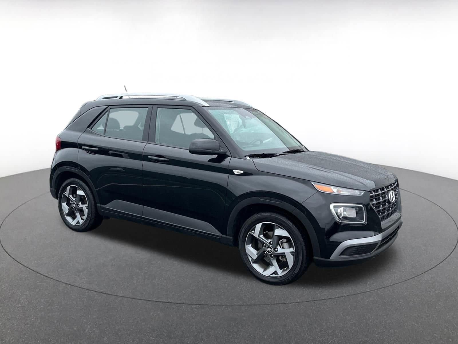 Thumbnail: 2025 Hyundai Venue - 1