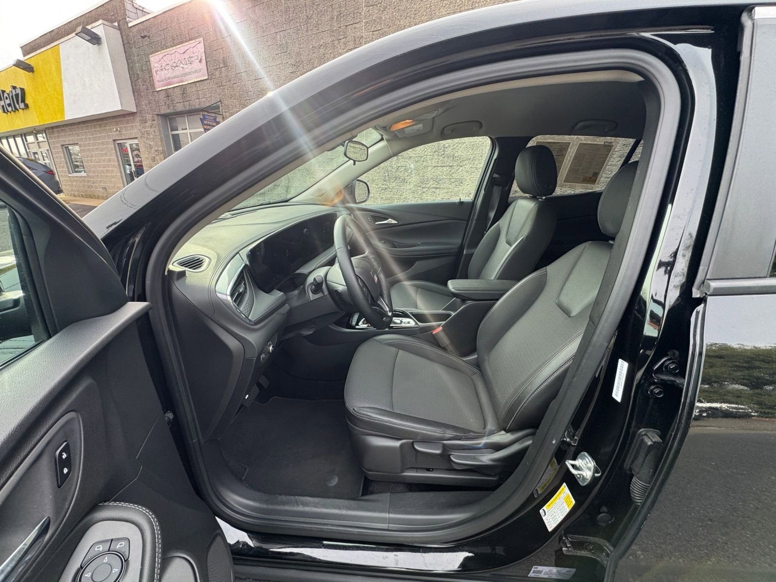 Thumbnail: 2025 Buick Encore GX - 25