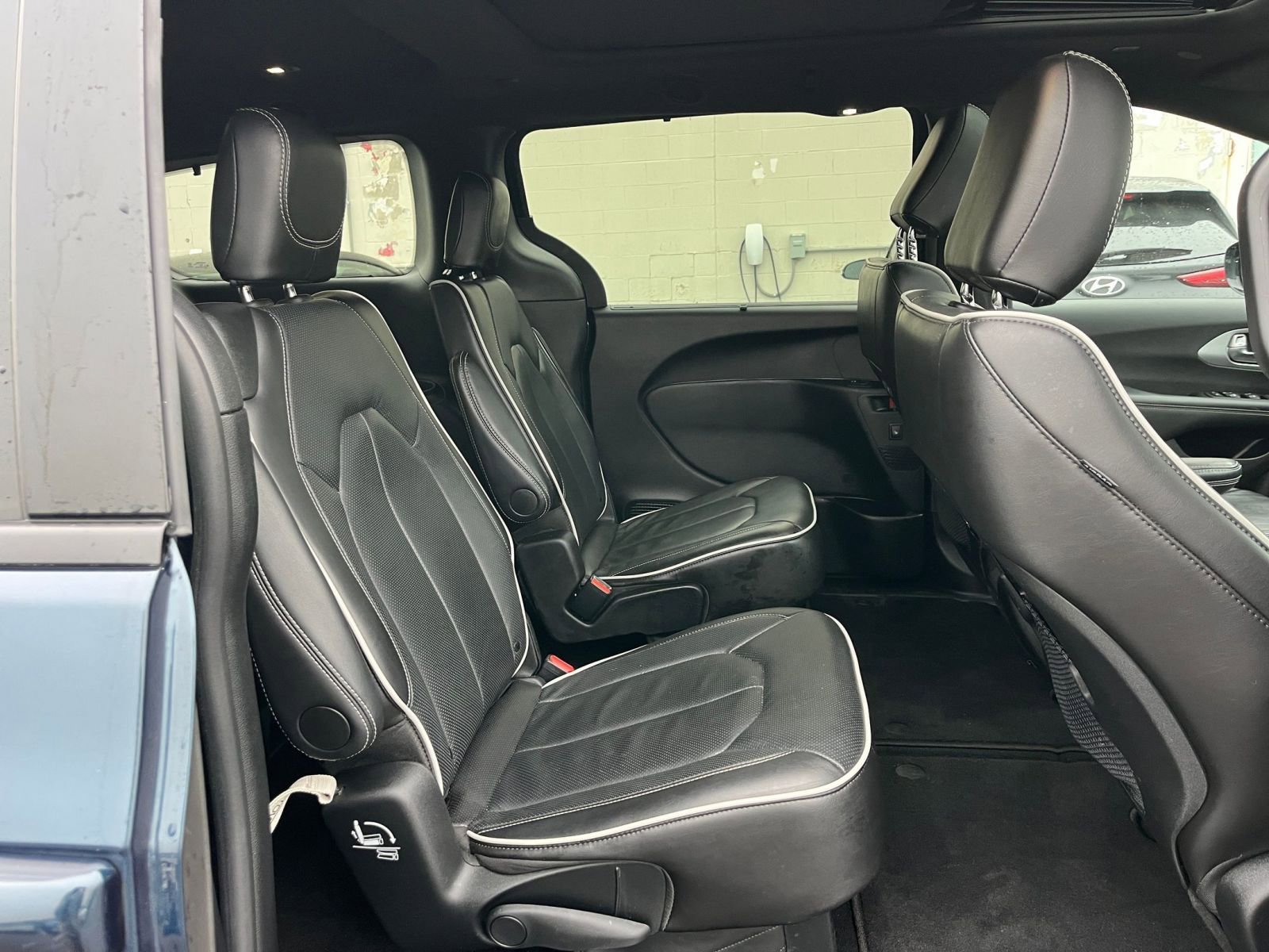 Thumbnail: 2025 Chrysler Pacifica - 28