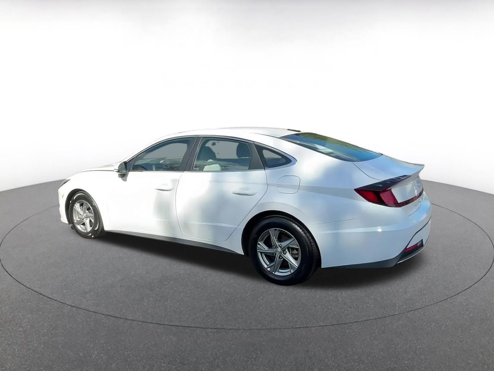 2023 Hyundai Sonata SE 10