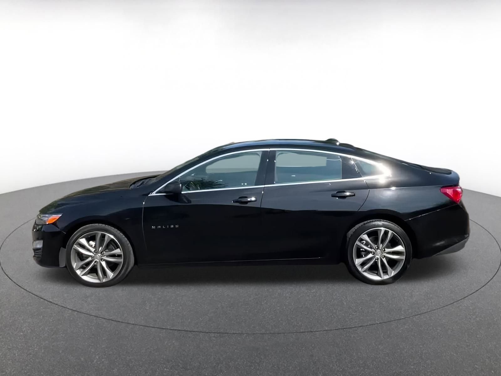 Thumbnail: 2024 Chevrolet Malibu - 9