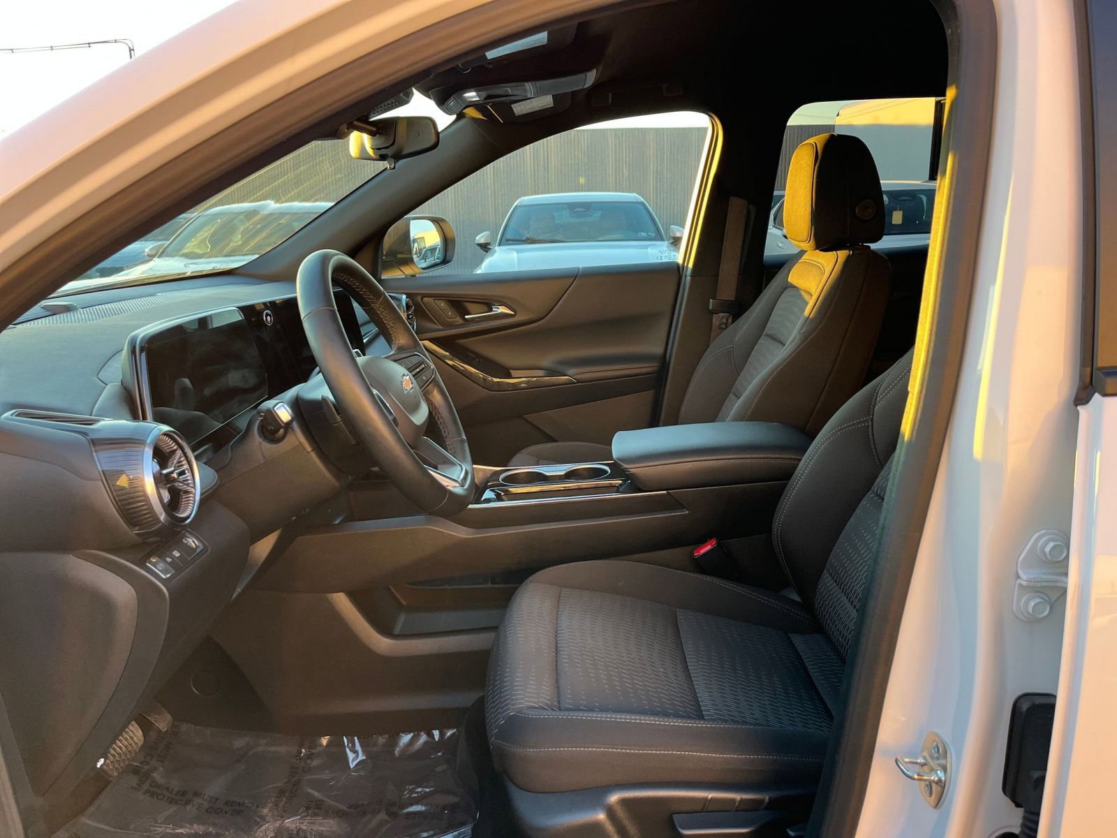 Thumbnail: 2025 Chevrolet Equinox - 25