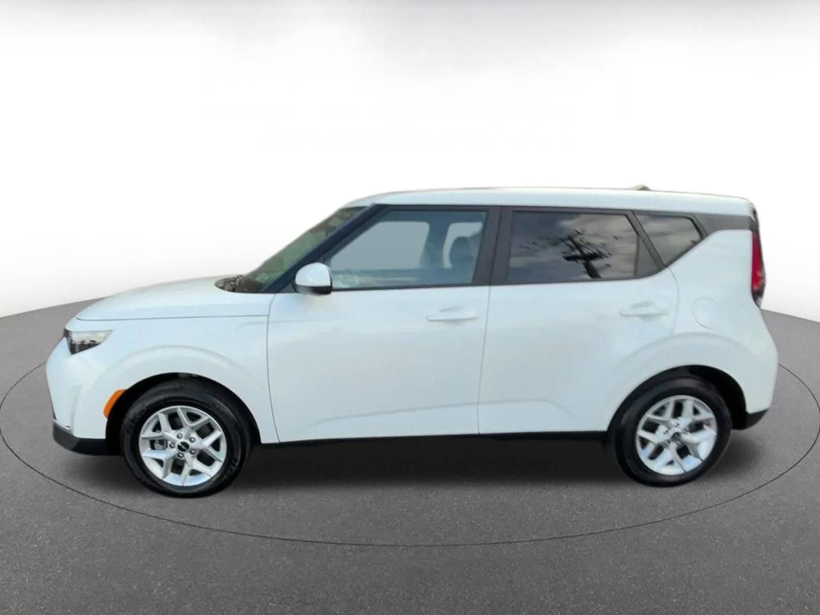 2024 Kia Soul LX 11