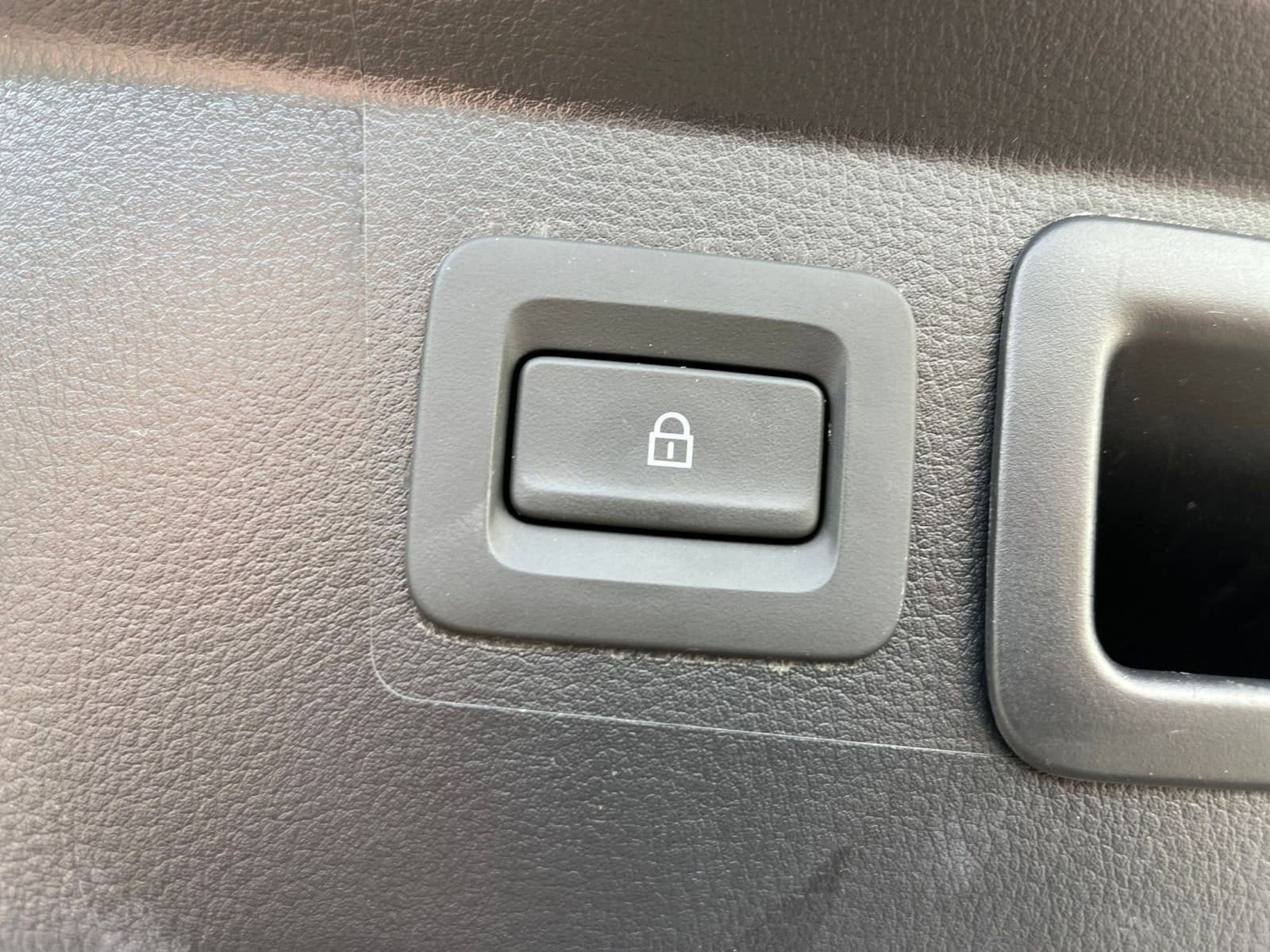 Thumbnail: 2025 Mazda CX-50 - 23