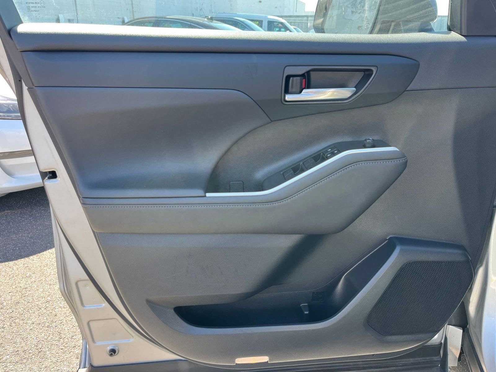 Thumbnail: 2024 Toyota Highlander - 18