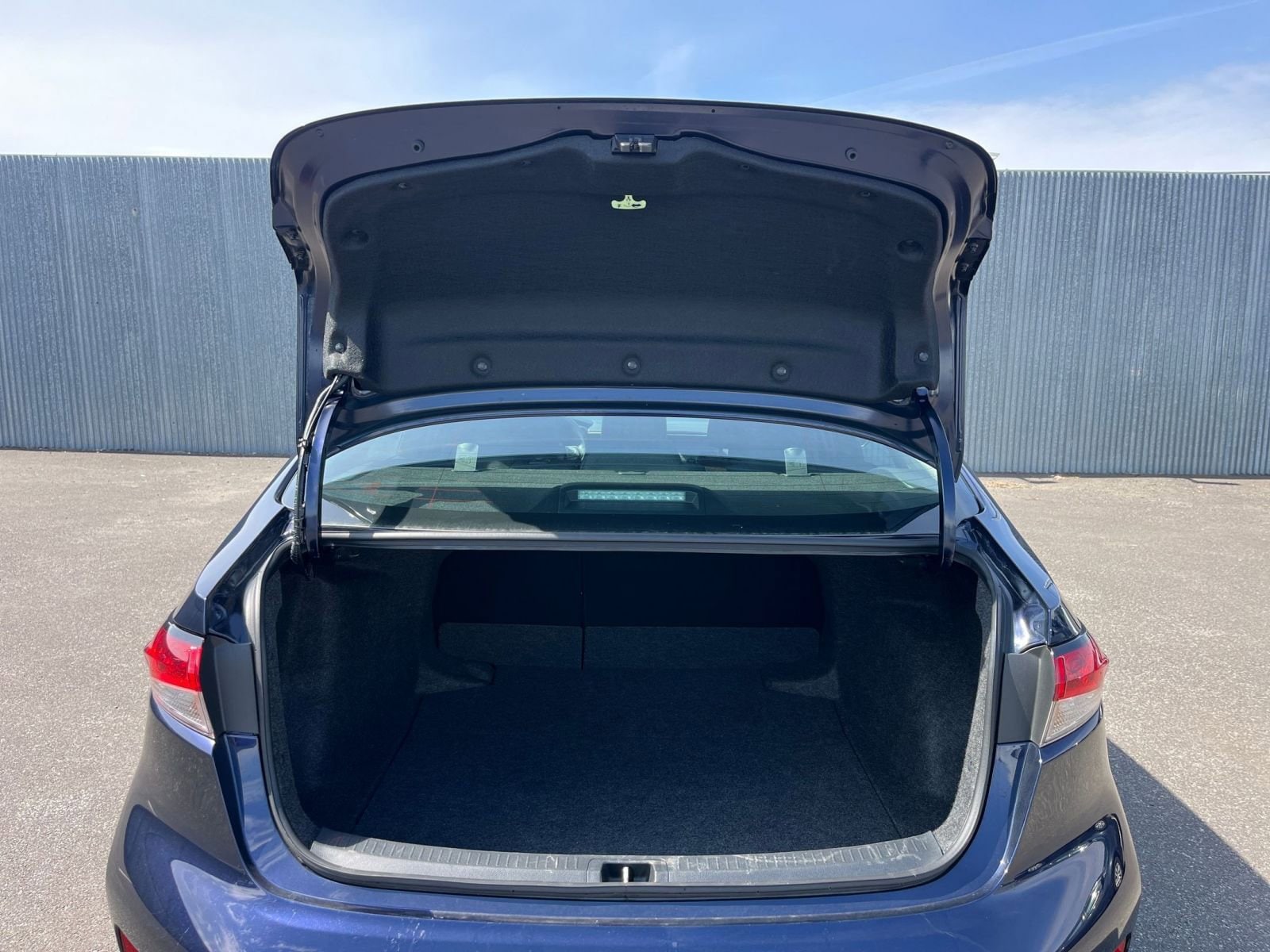 Thumbnail: 2025 Toyota Corolla - 30