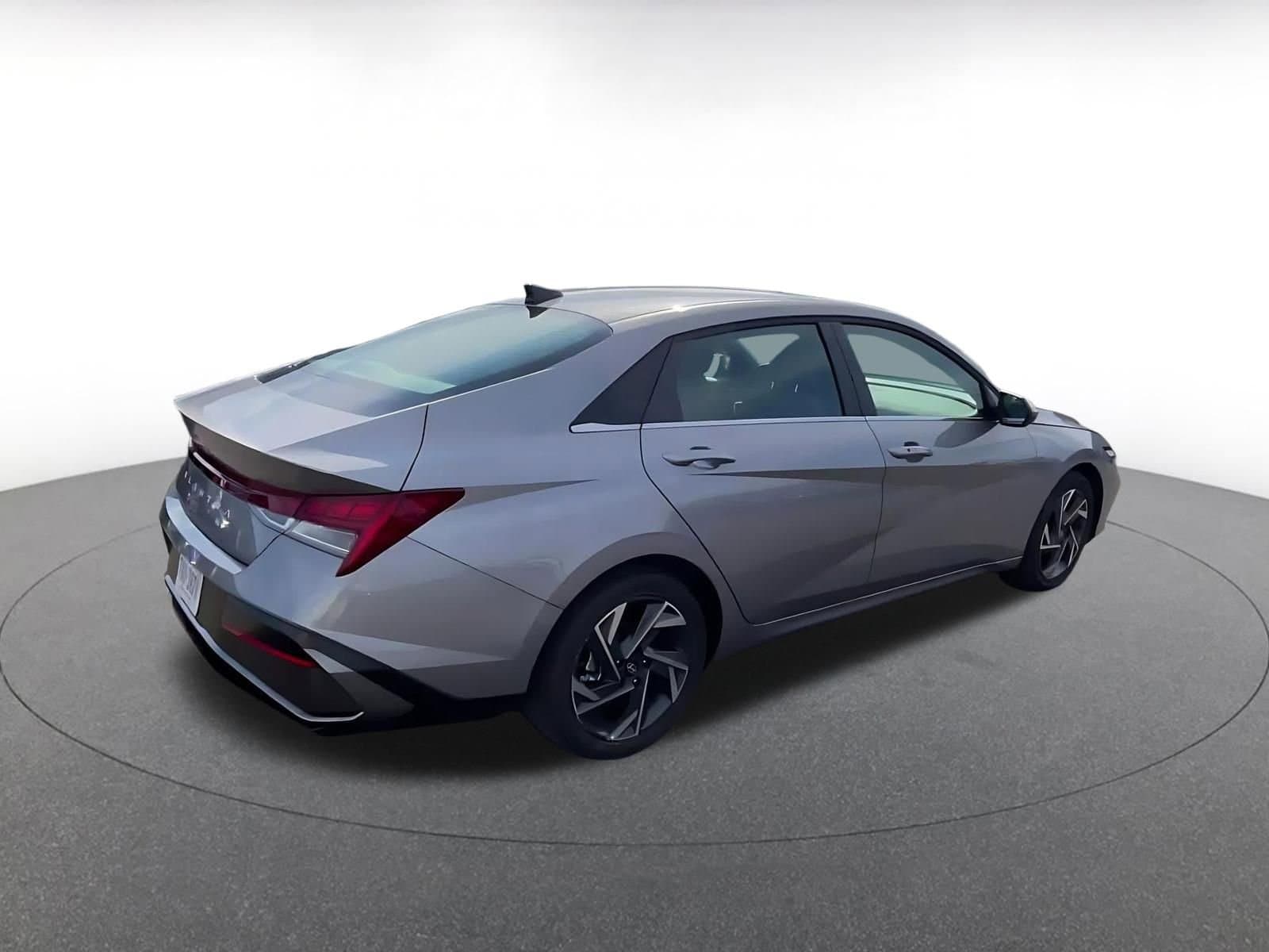 Thumbnail: 2025 Hyundai Elantra - 15