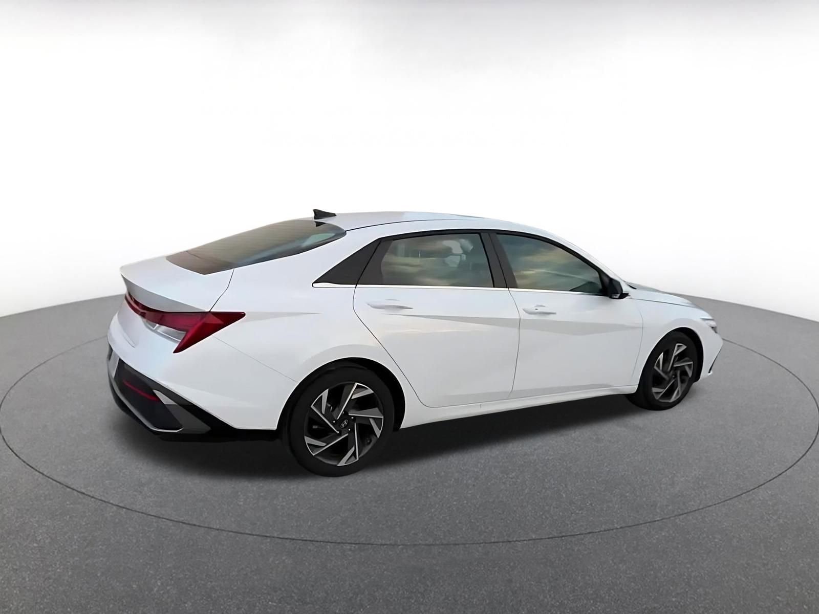 Thumbnail: 2025 Hyundai Elantra - 15