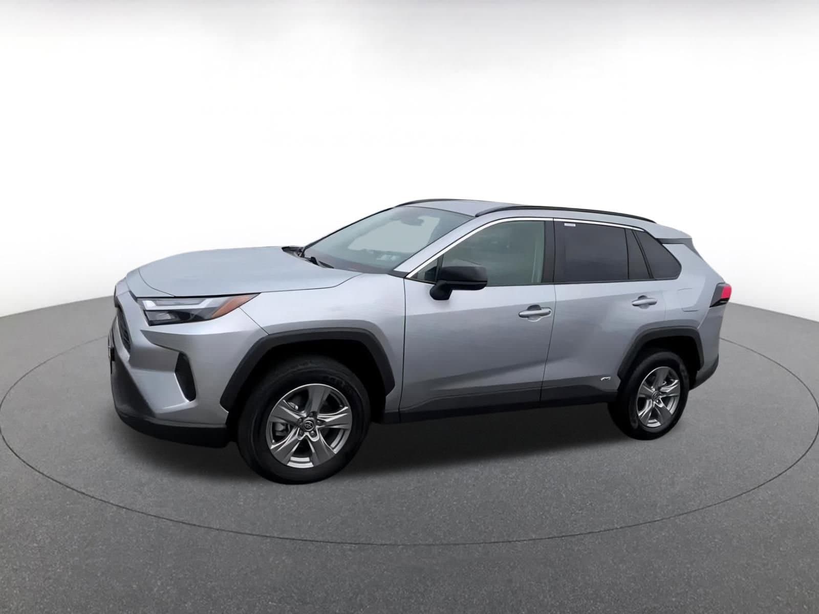 Thumbnail: 2025 Toyota RAV4 - 8