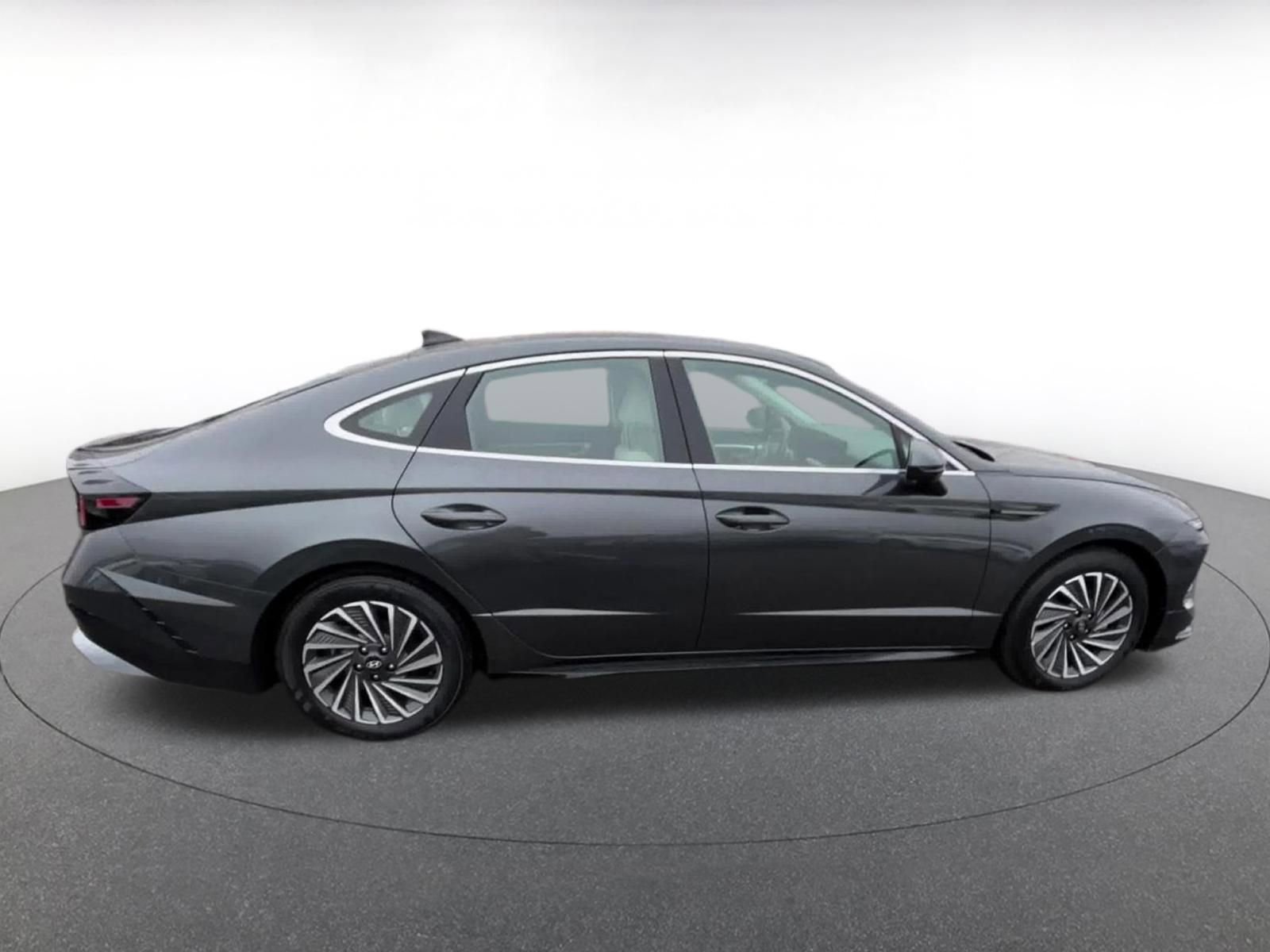 Thumbnail: 2025 Hyundai Sonata - 16