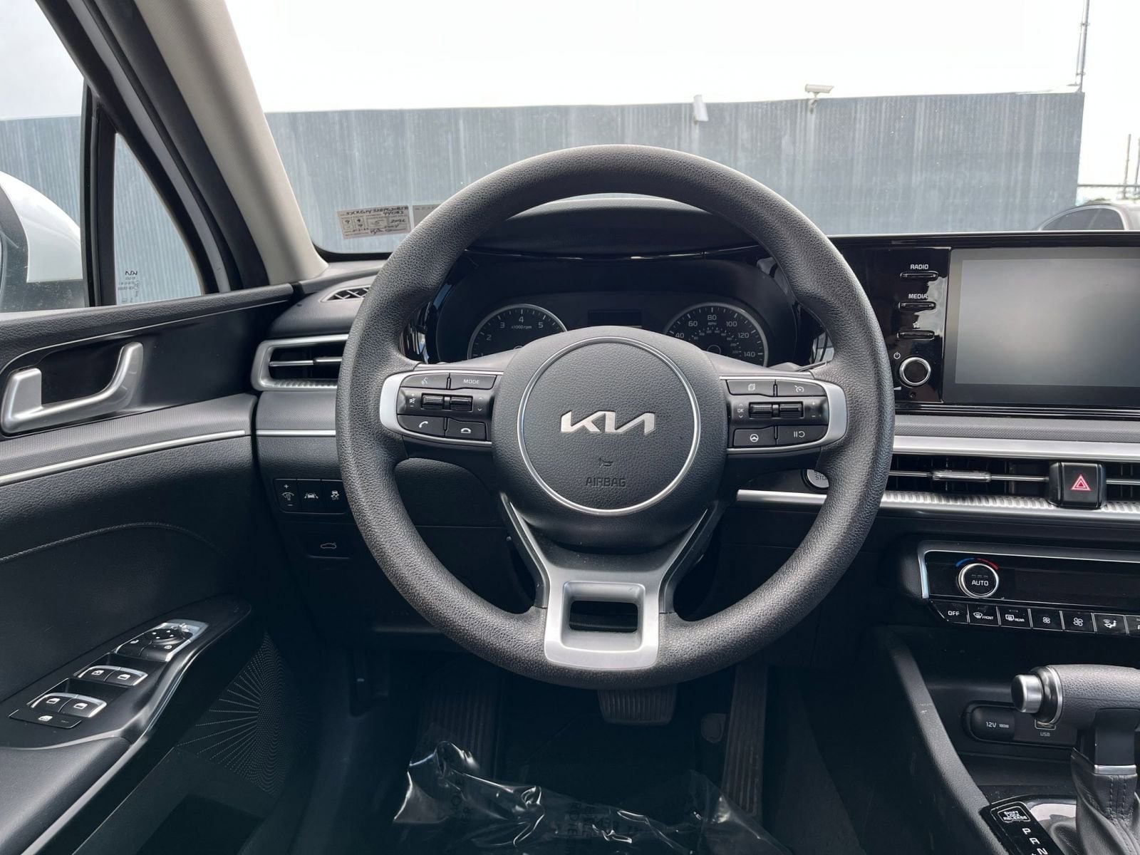 Thumbnail: 2023 Kia K5 - 27