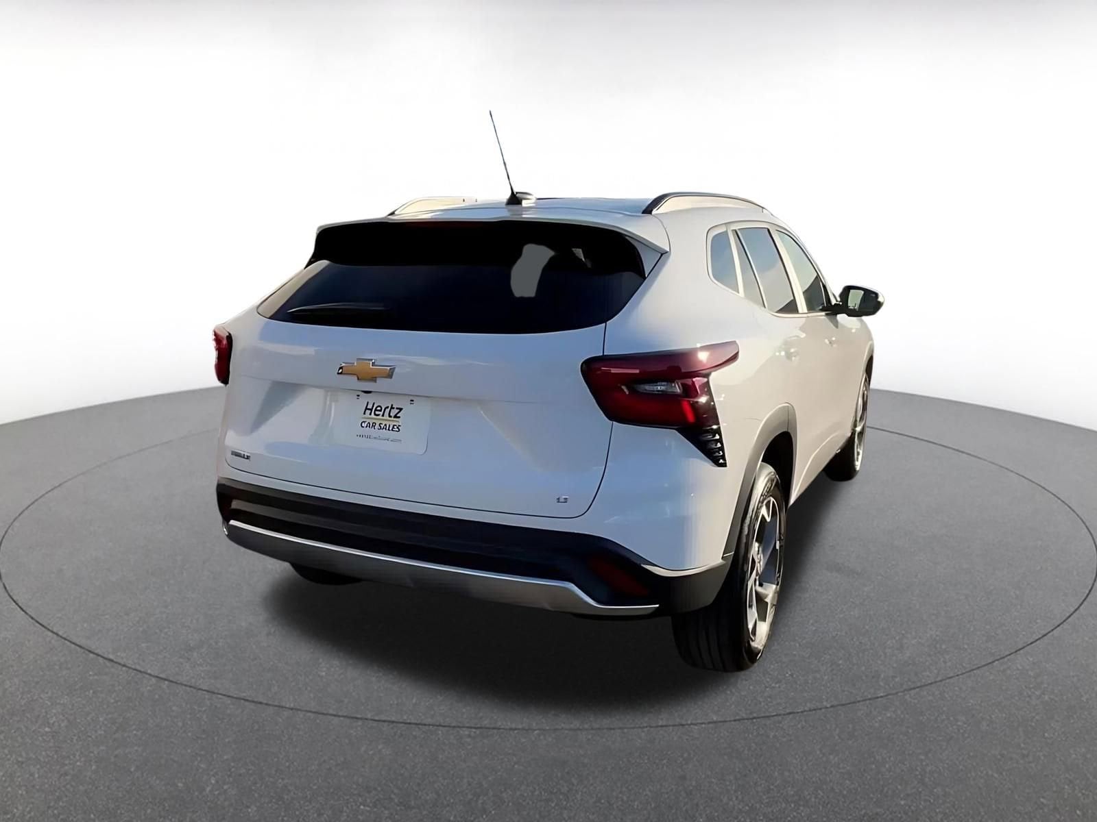 Thumbnail: 2025 Chevrolet Trax - 14