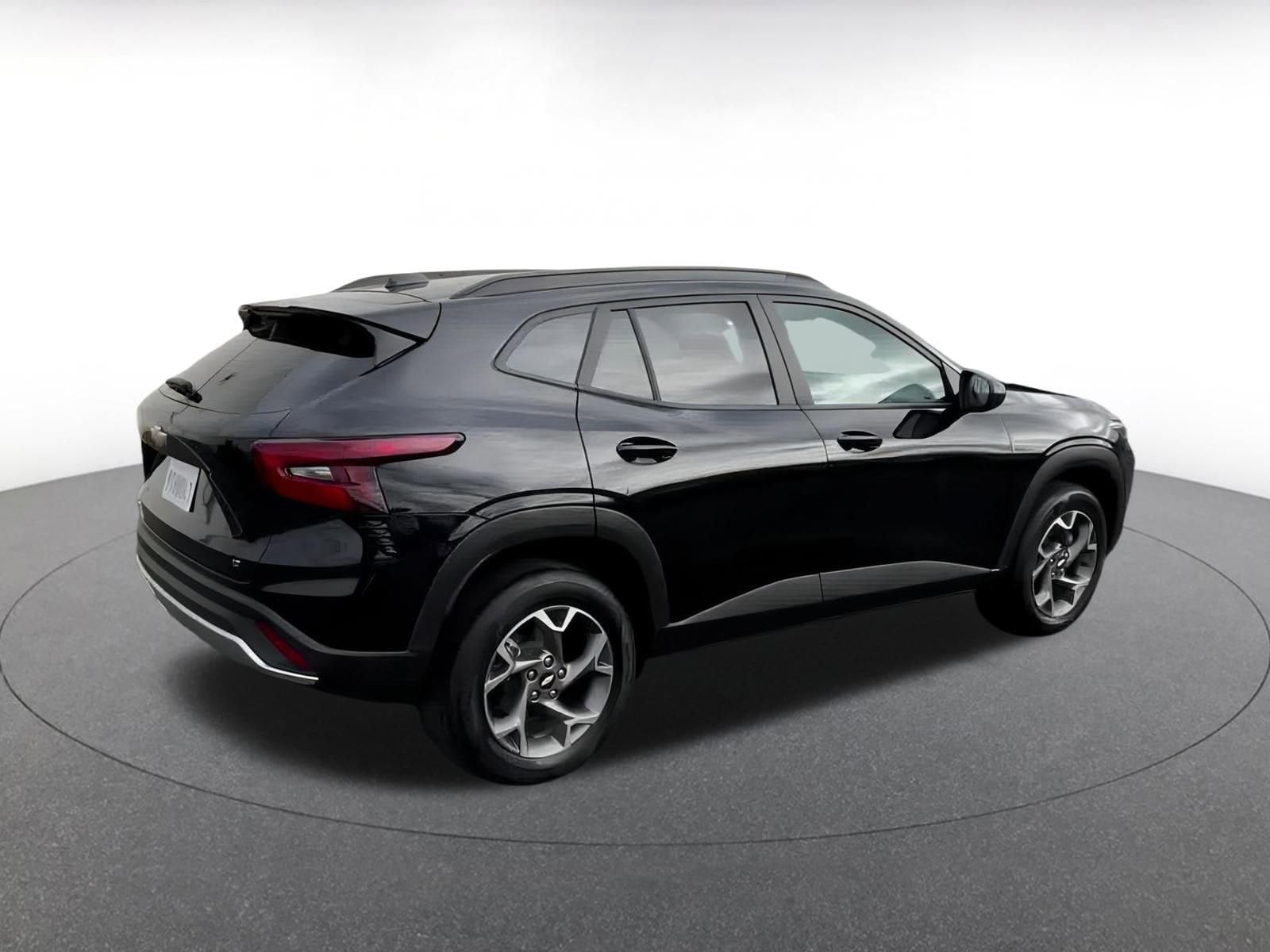 Thumbnail: 2025 Chevrolet Trax - 14