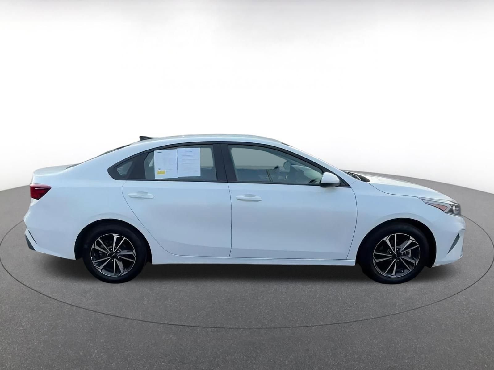 2024 Kia Forte LXS 16