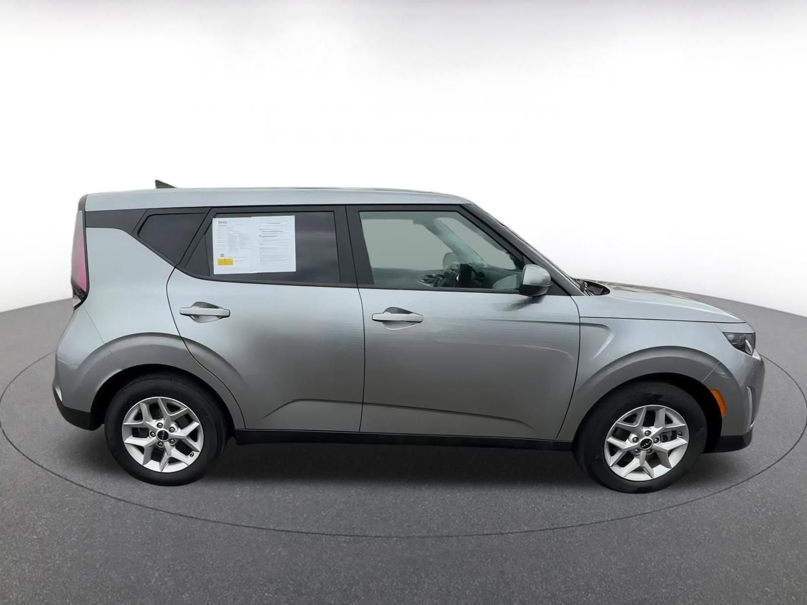 2024 Kia Soul LX 16