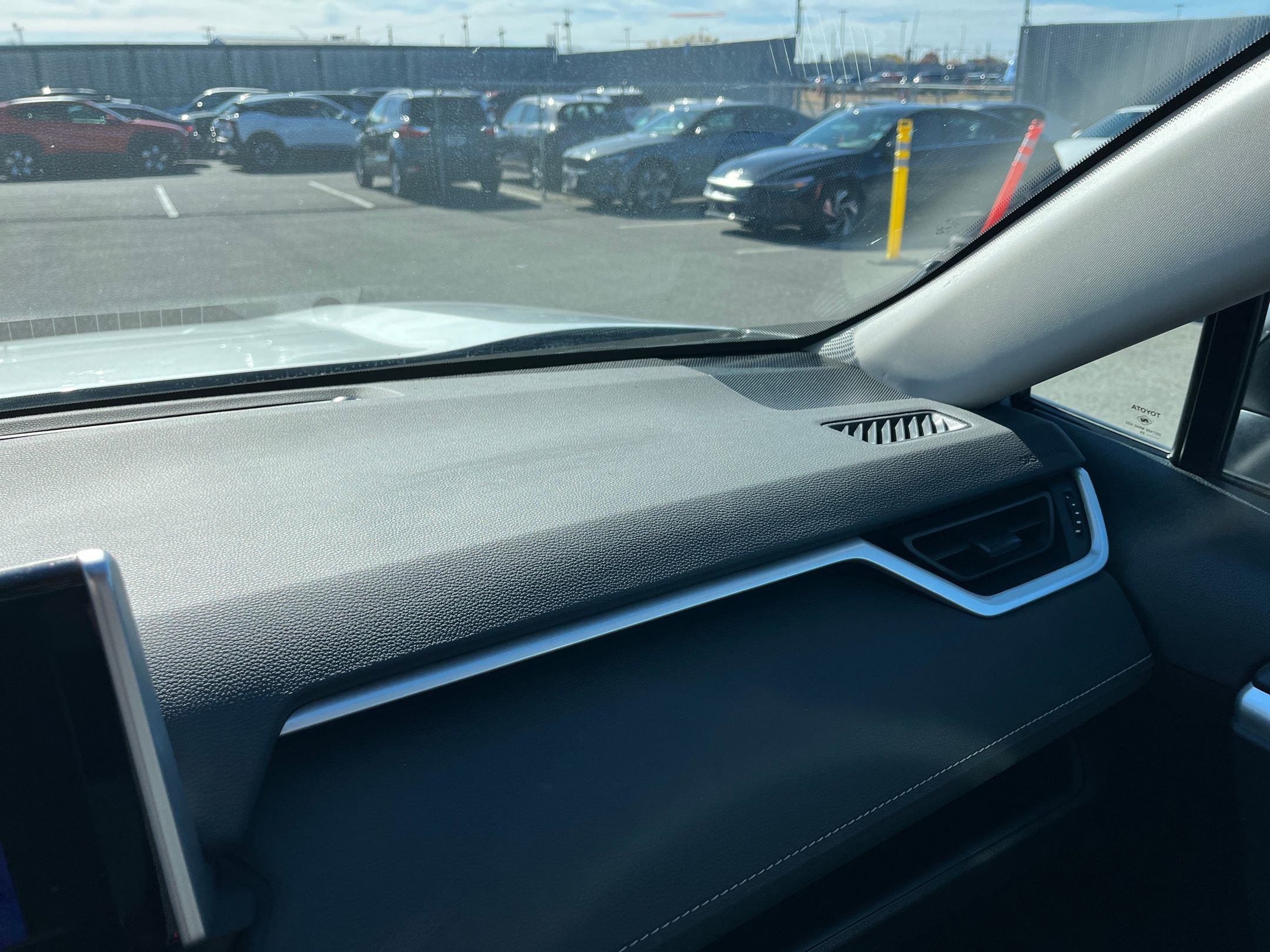 Thumbnail: 2025 Toyota RAV4 - 34