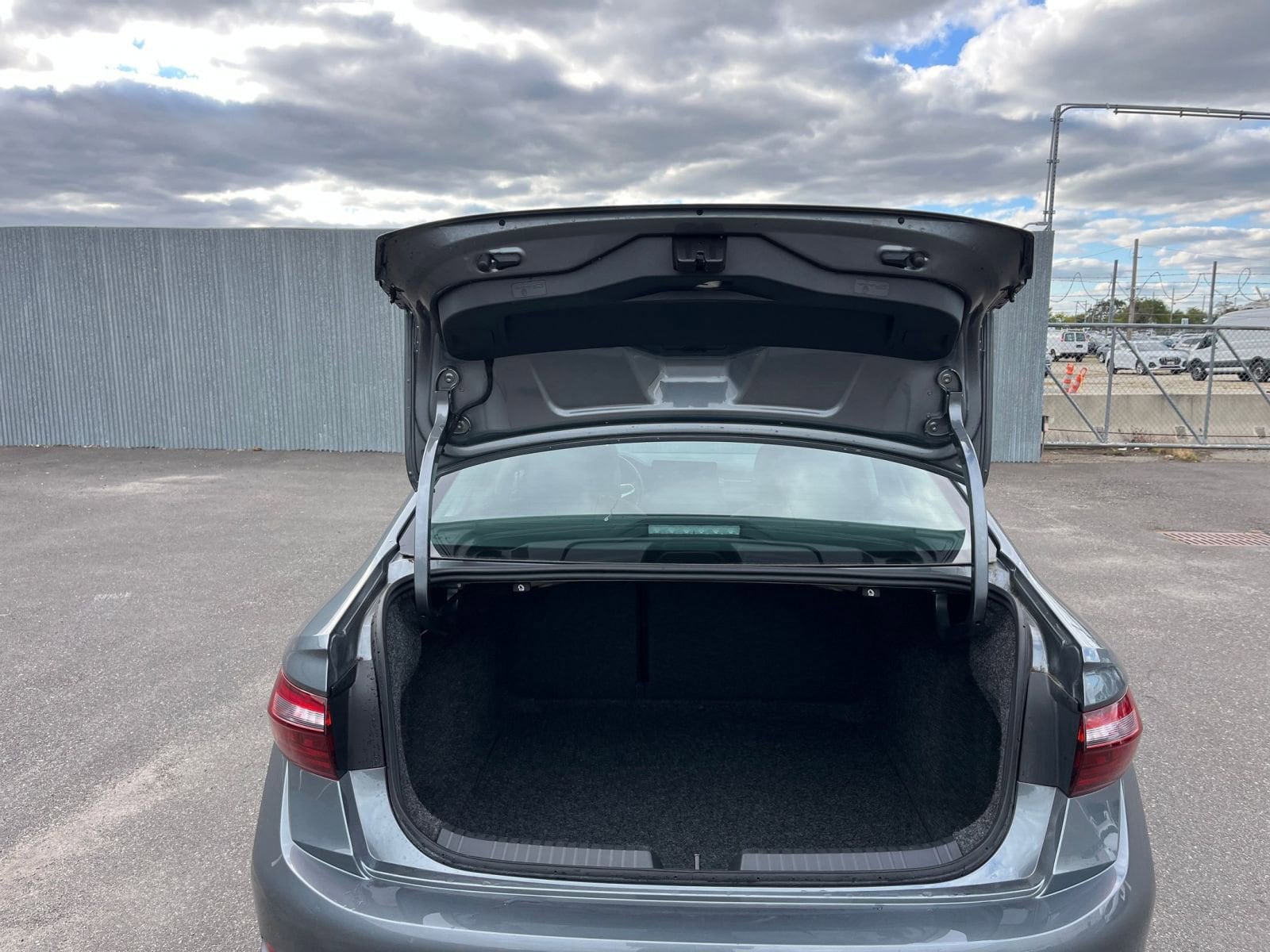 Thumbnail: 2025 Volkswagen Jetta - 30