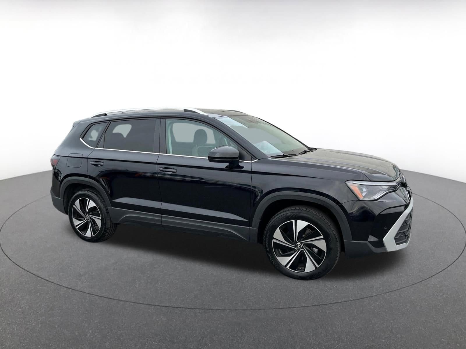 Thumbnail: 2025 Volkswagen Taos - 1