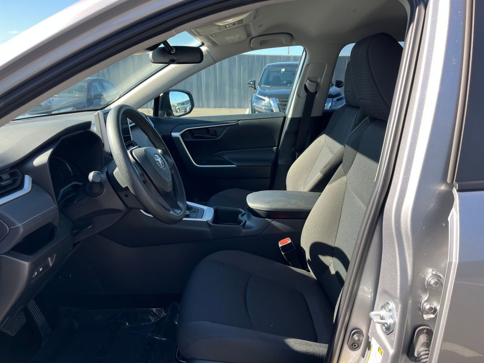 Thumbnail: 2025 Toyota RAV4 - 25