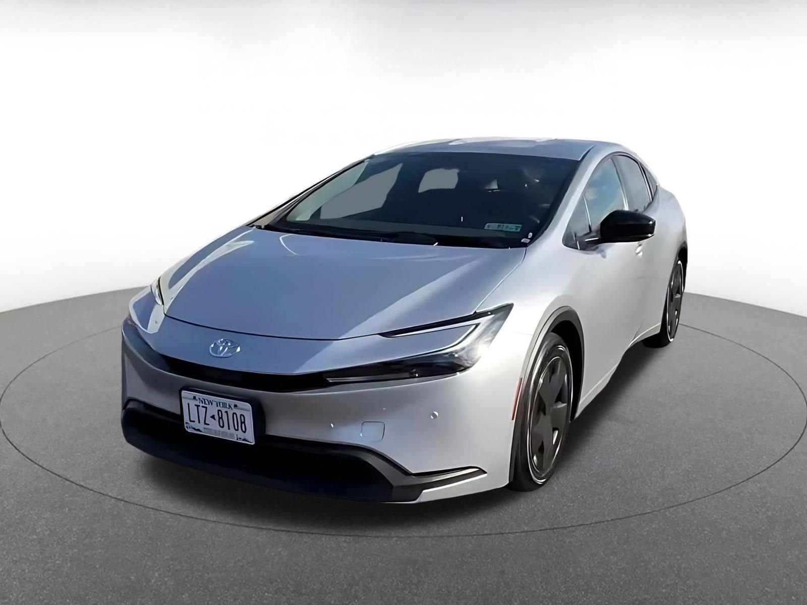 Thumbnail: 2025 Toyota Prius - 4