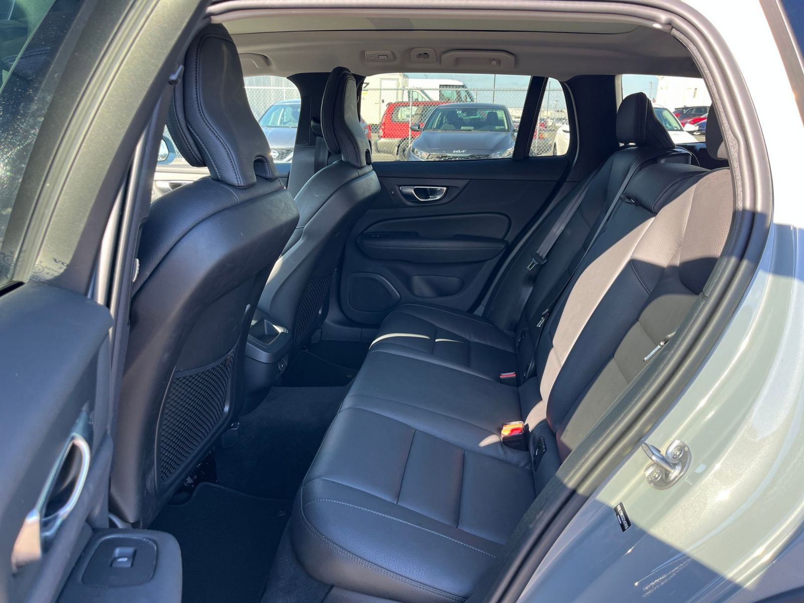 Thumbnail: 2025 Volvo S60 - 25