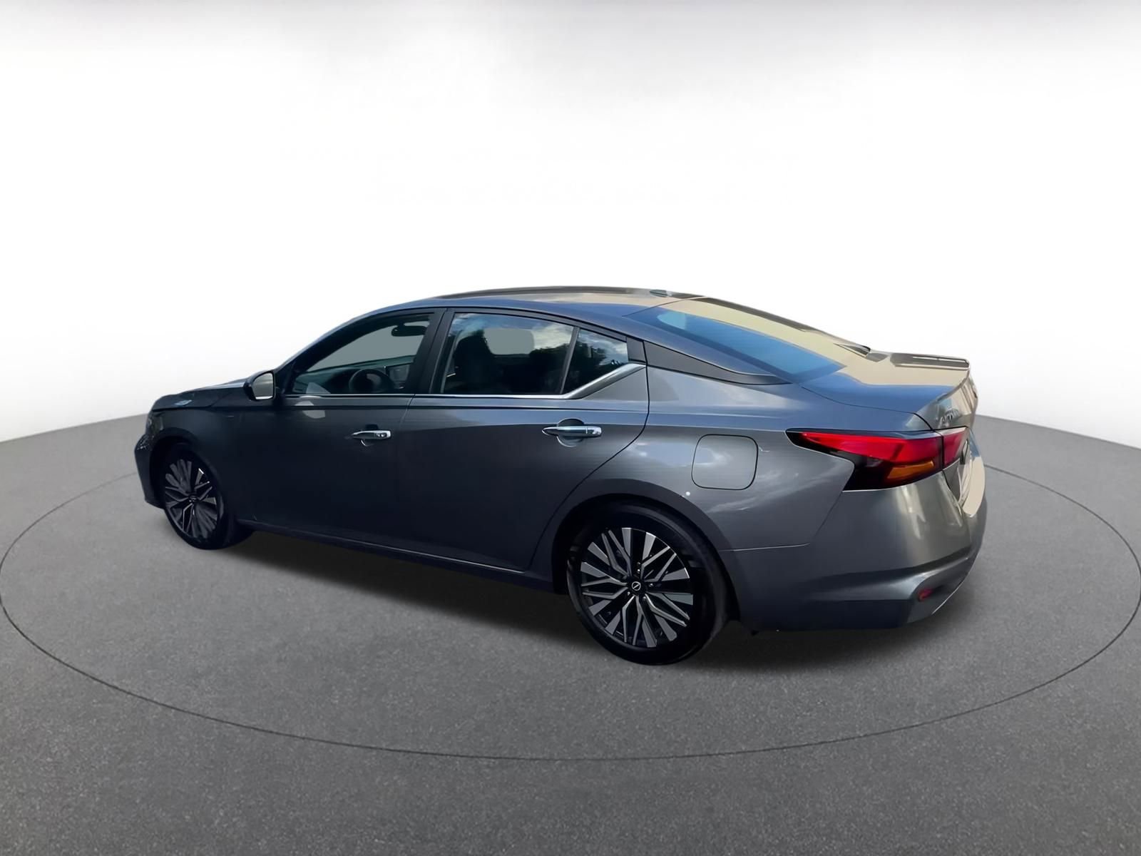 Thumbnail: 2024 Nissan Altima - 9