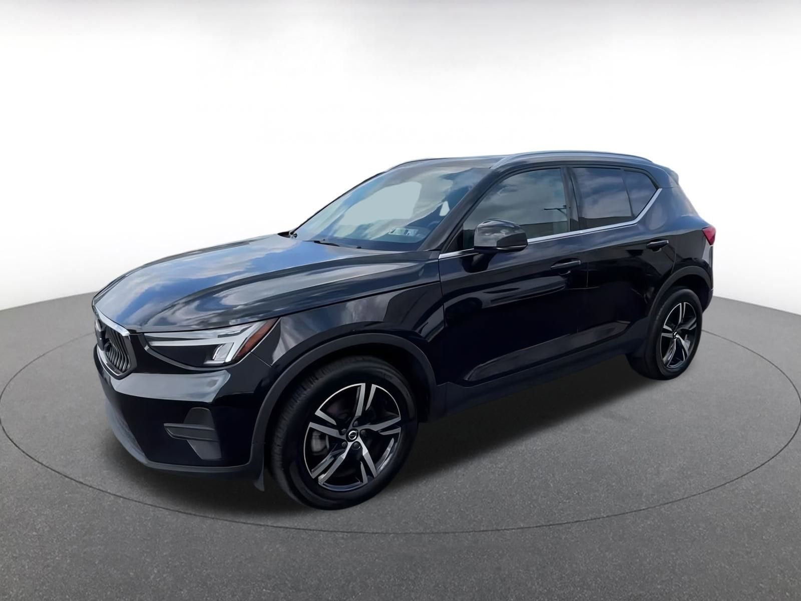 Thumbnail: 2024 Volvo XC40 - 8