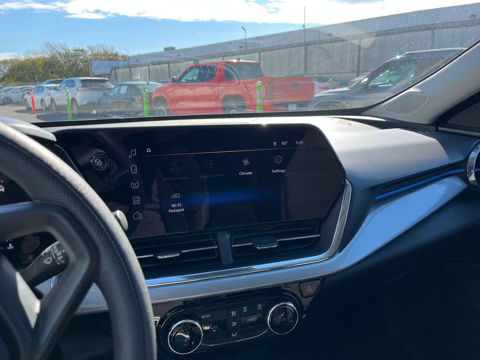 Thumbnail: 2025 Chevrolet Trax - 21