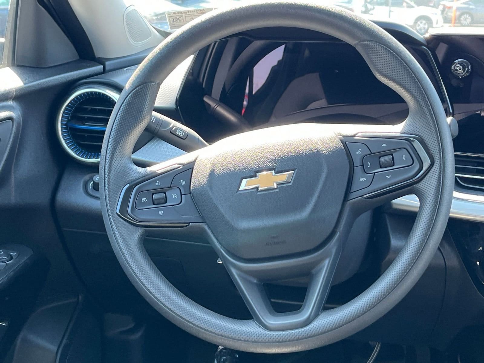 Thumbnail: 2025 Chevrolet Trax - 28