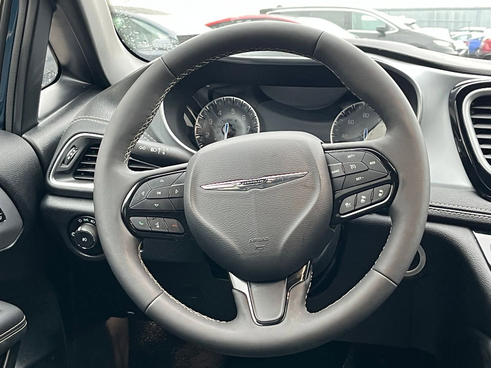 Thumbnail: 2025 Chrysler Pacifica - 30