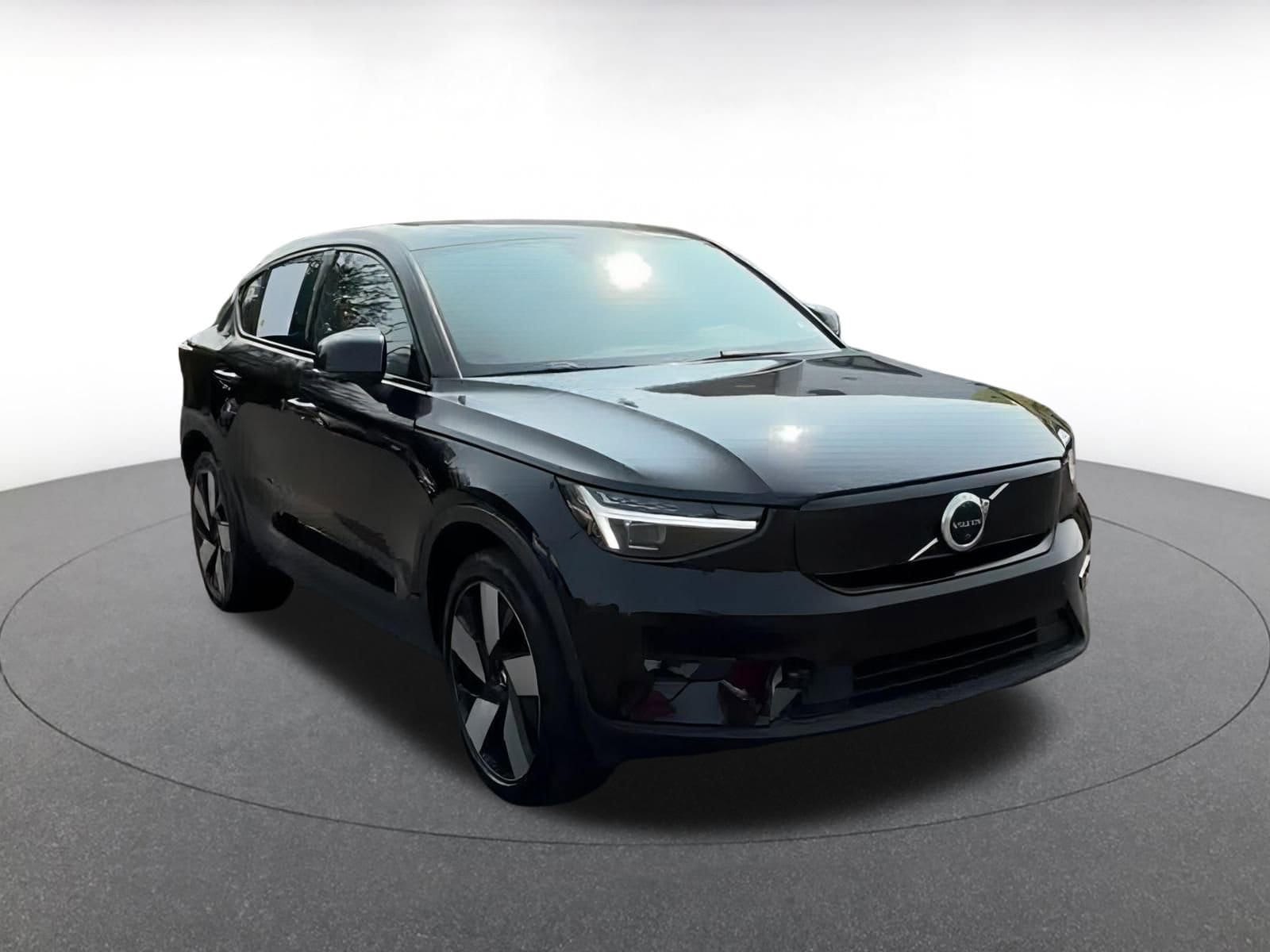 Thumbnail: 2023 Volvo C40 - 3