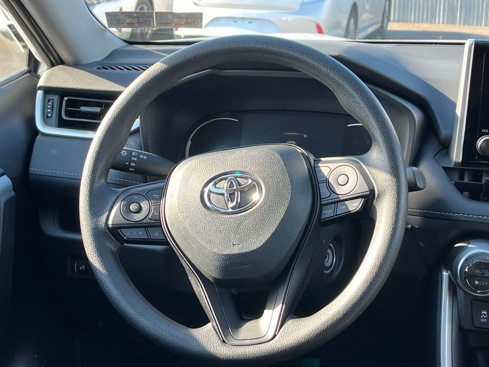 Thumbnail: 2025 Toyota RAV4 - 27