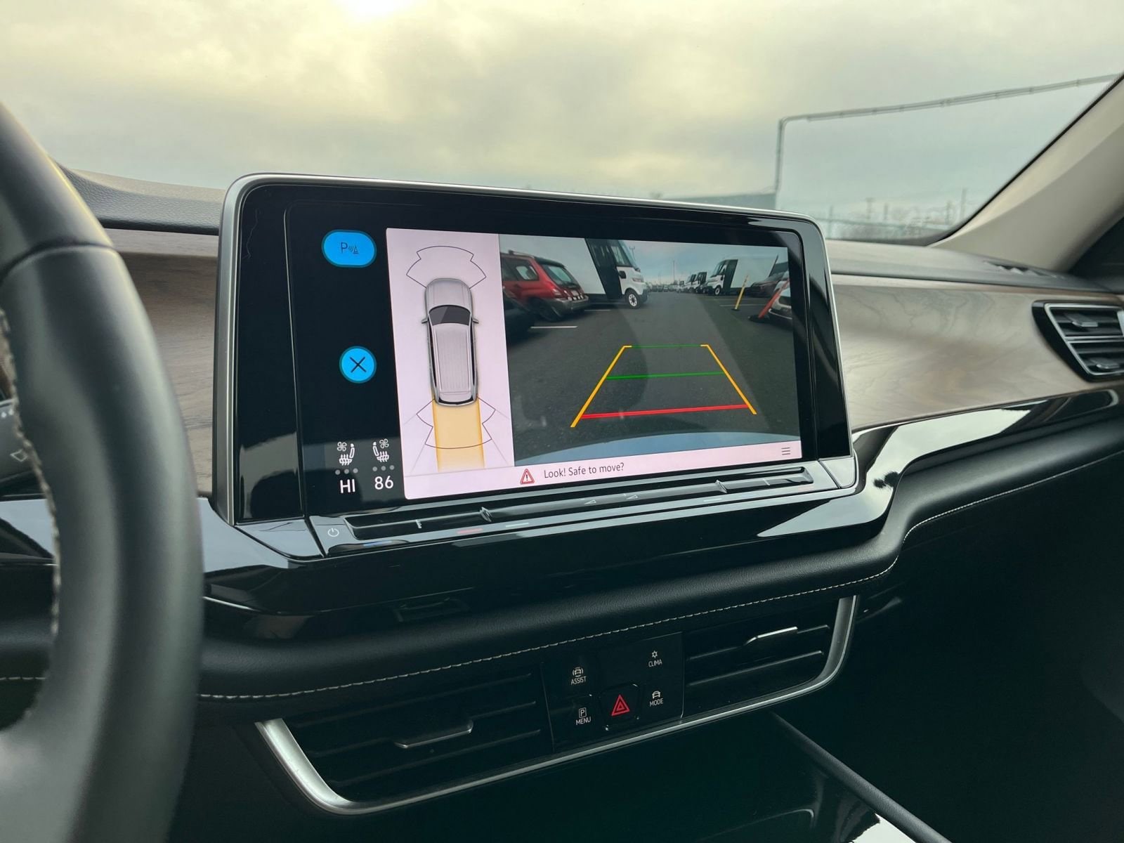 Thumbnail: 2025 Volkswagen Atlas - 17