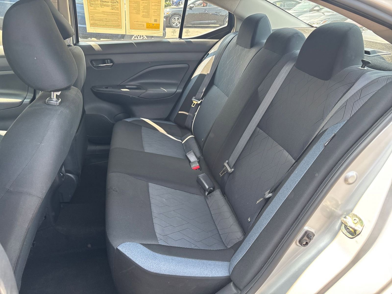 2023 Nissan Versa 1.6 SV 8