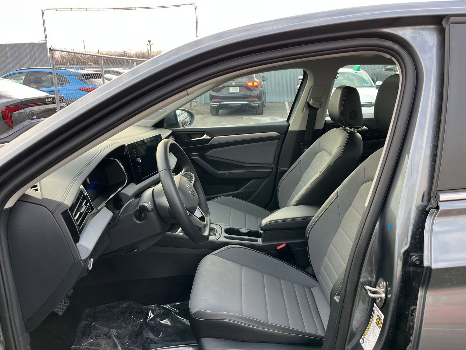 Thumbnail: 2025 Volkswagen Jetta - 25