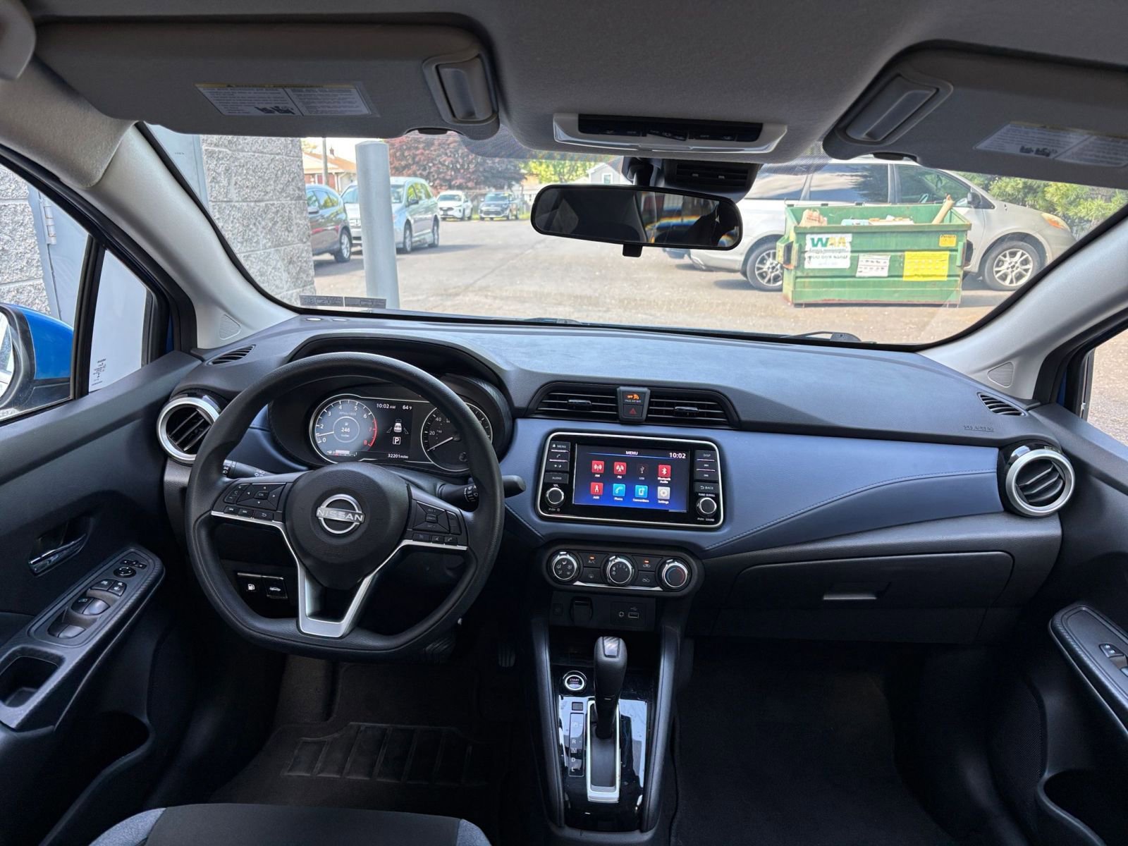 2023 Nissan Versa 1.6 SV 33