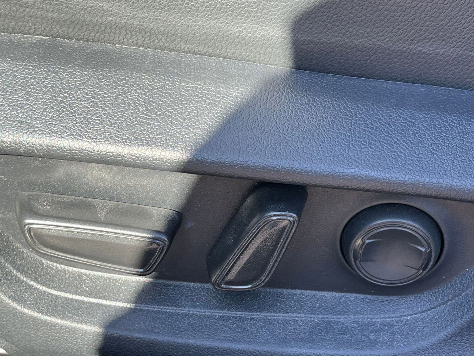 Thumbnail: 2025 Toyota Camry - 22