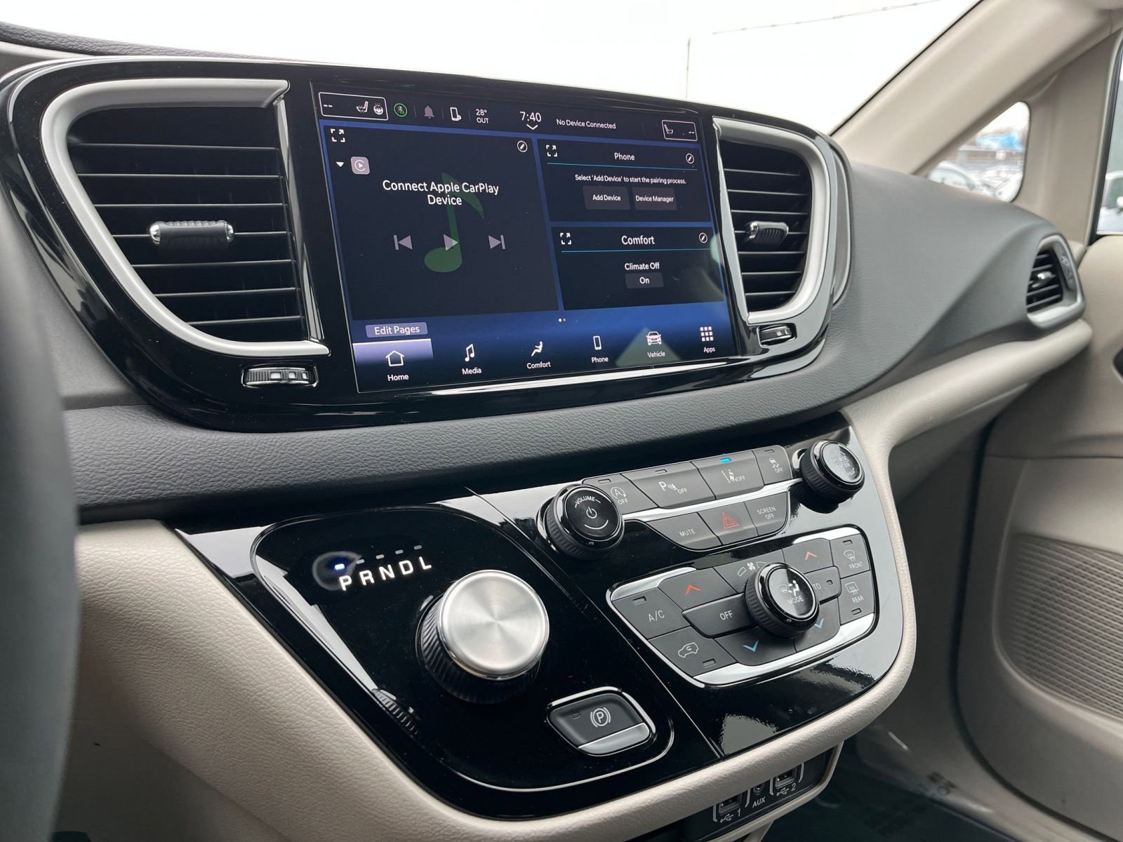 Thumbnail: 2024 Chrysler Pacifica - 21