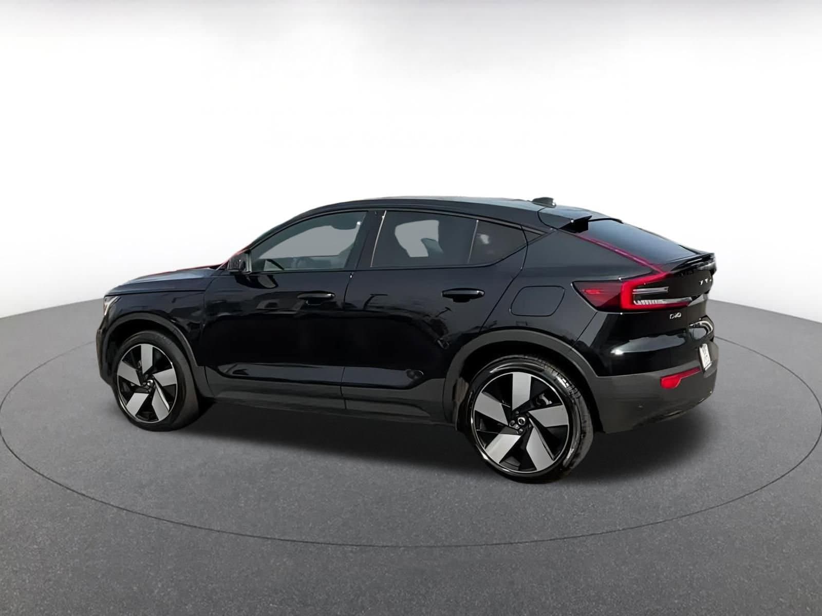 Thumbnail: 2023 Volvo C40 - 5