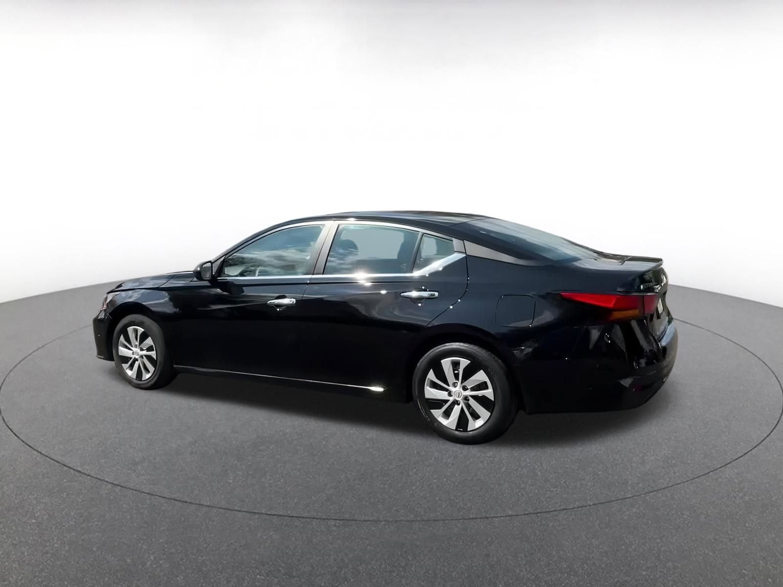 Thumbnail: 2024 Nissan Altima - 10