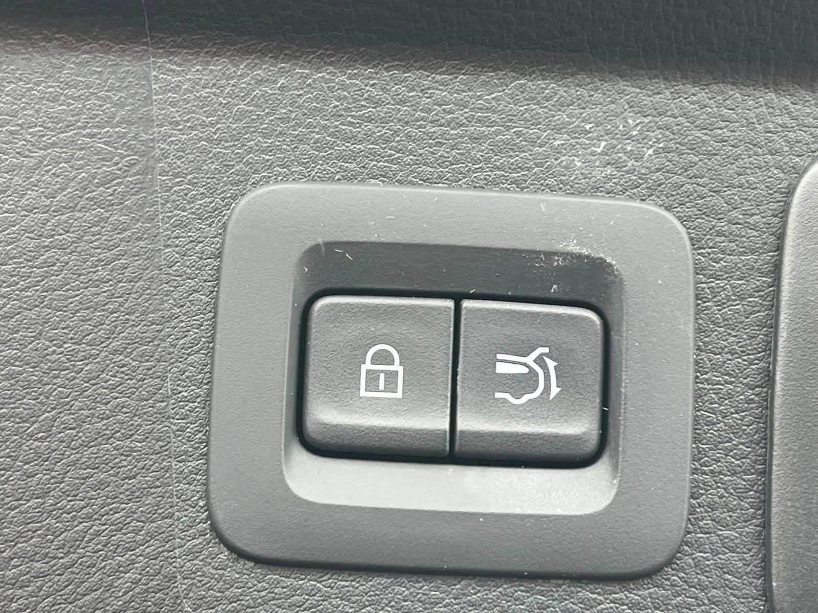 Thumbnail: 2025 Mazda CX-50 - 23