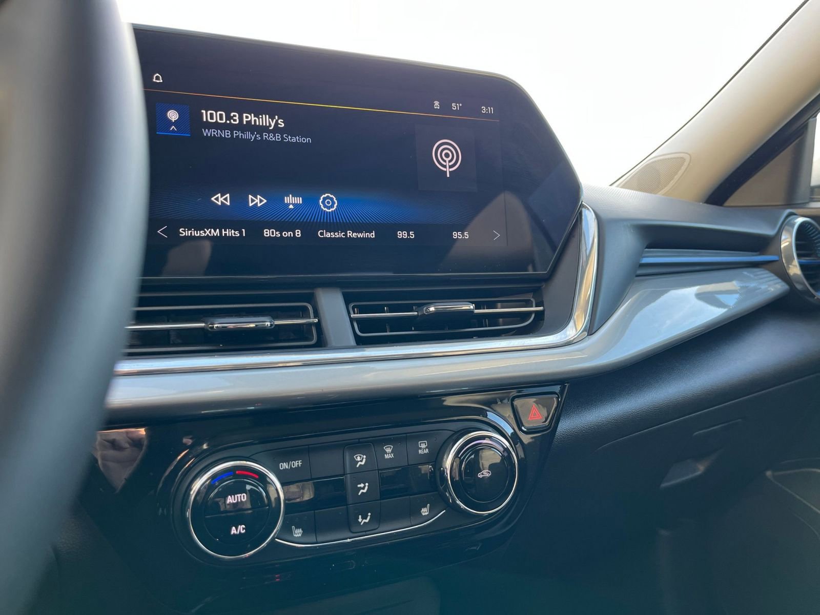 Thumbnail: 2025 Chevrolet Trax - 21